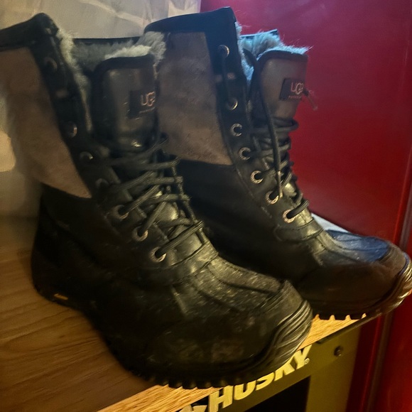 Very well worn out boots UGG Adirondack - Picture 2 of 6